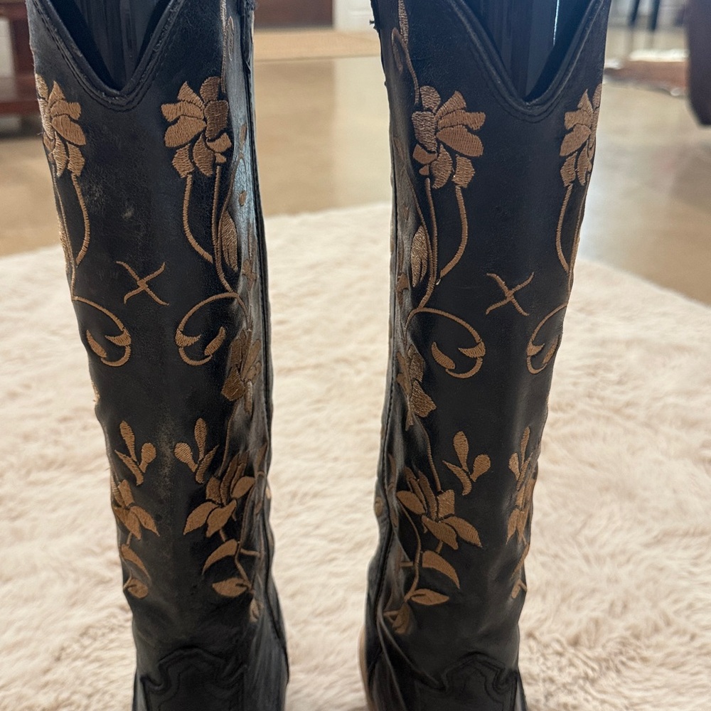 Women’s Twisted X tall black cowboy boots. - Picture 3 of 6